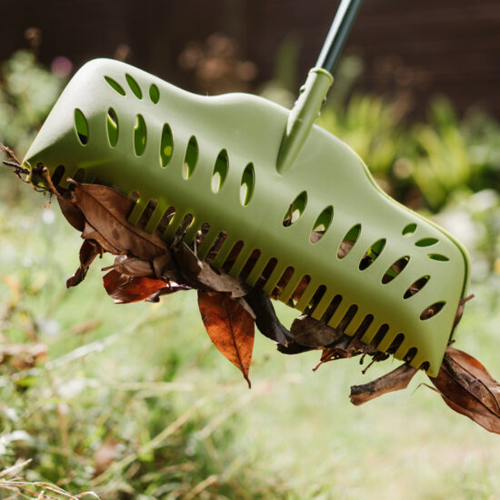 Long Handled Leaf Grabber - Image 2